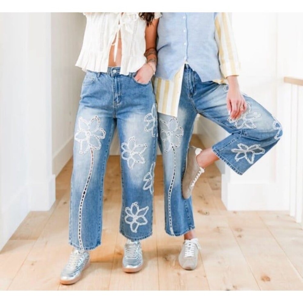 Oli & Hali Jeans OH! Jeans Embroidered floral cotton jeans womens small 2- 4 new
